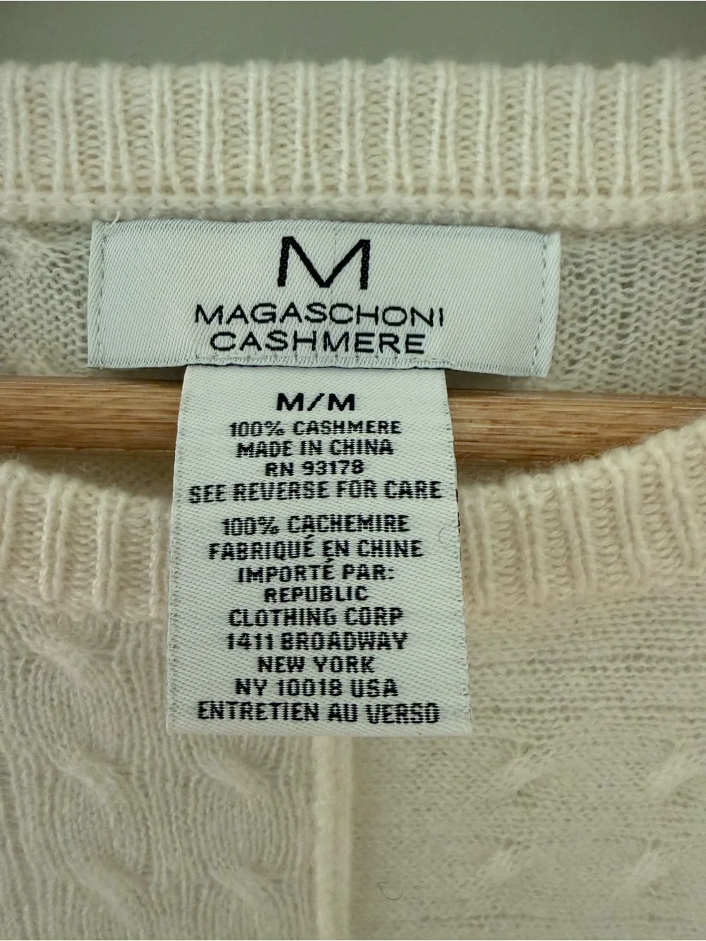 Magaschoni Ivory Cable-Knit Cashmere Sweater size medium - Picture 4 of 5